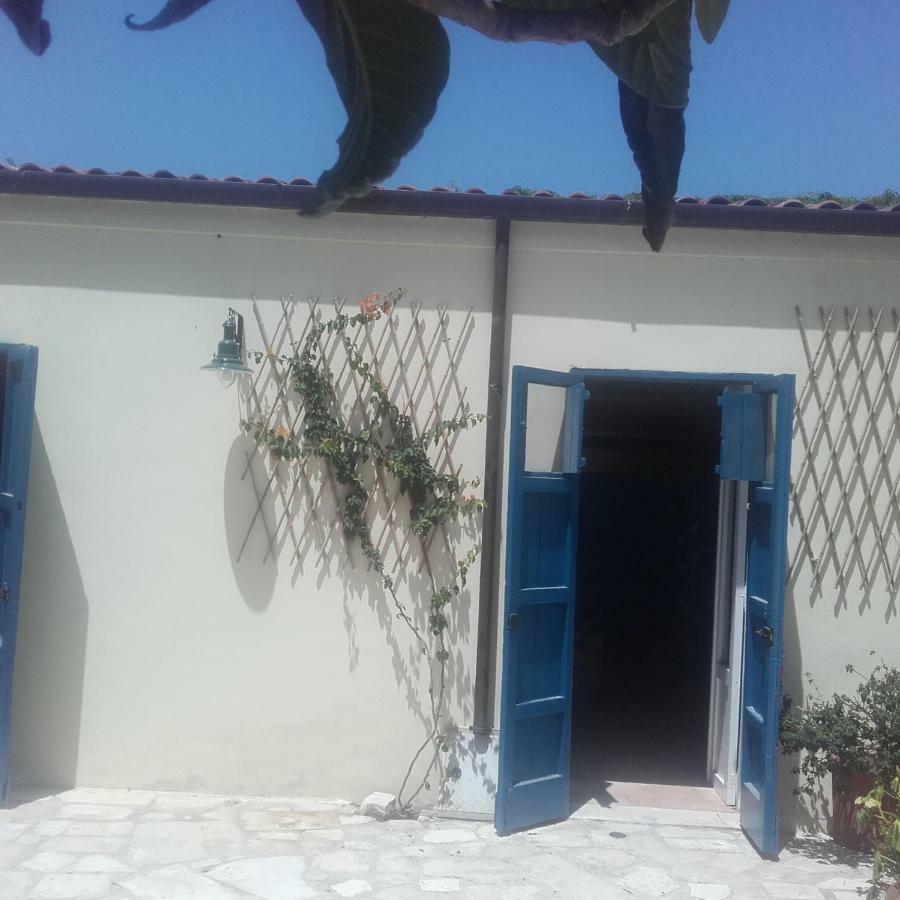 Il Cortile Della Monaca Bed & Breakfast Brindisi Ngoại thất bức ảnh